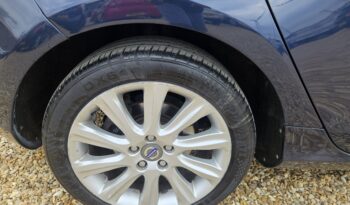 Volvo V40 1.6 D2 SE Lux Euro 5 (s/s) 5dr, 2015 model full