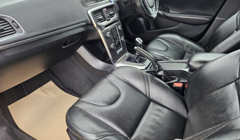 Volvo V40 1.6 D2 SE Lux Euro 5 (s/s) 5dr, 2015 model full