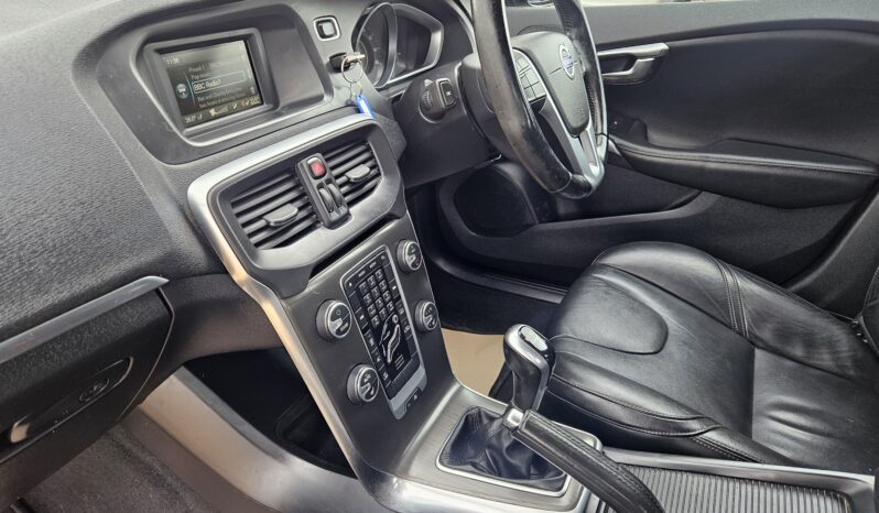 Volvo V40 1.6 D2 SE Lux Euro 5 (s/s) 5dr, 2015 model full