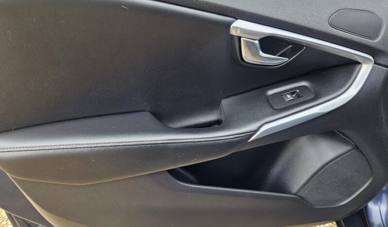 Volvo V40 1.6 D2 SE Lux Euro 5 (s/s) 5dr, 2015 model full