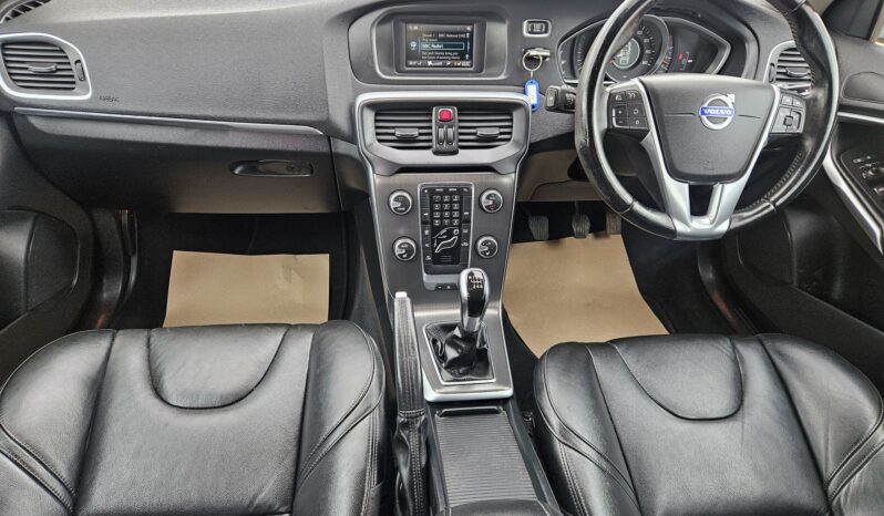Volvo V40 1.6 D2 SE Lux Euro 5 (s/s) 5dr, 2015 model full