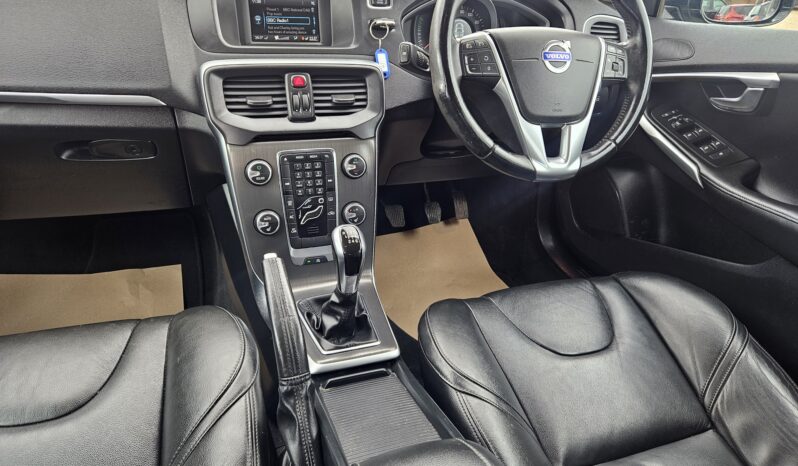 Volvo V40 1.6 D2 SE Lux Euro 5 (s/s) 5dr, 2015 model full