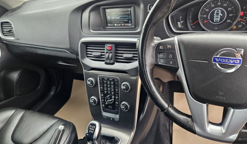 Volvo V40 1.6 D2 SE Lux Euro 5 (s/s) 5dr, 2015 model full