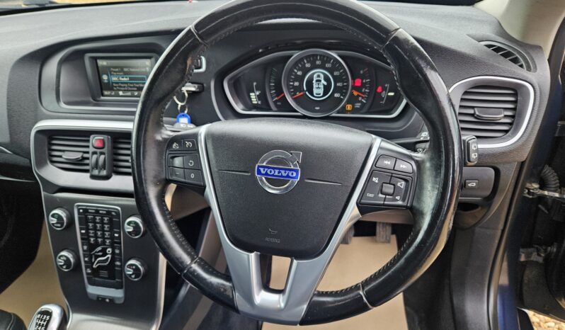 Volvo V40 1.6 D2 SE Lux Euro 5 (s/s) 5dr, 2015 model full