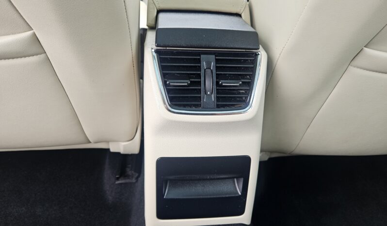 Skoda Octavia 1.6 TDI SE L DSG Euro 6 (s/s) 5dr, 2015 model full