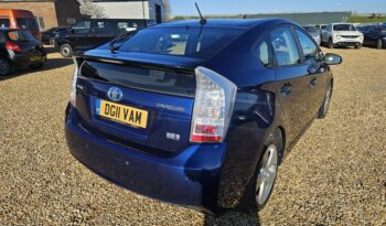 Toyota Prius 1.8 VVT-h T Spirit CVT Euro 5 (s/s) 5dr, 2011 model full