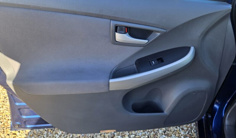 Toyota Prius 1.8 VVT-h T Spirit CVT Euro 5 (s/s) 5dr, 2011 model full