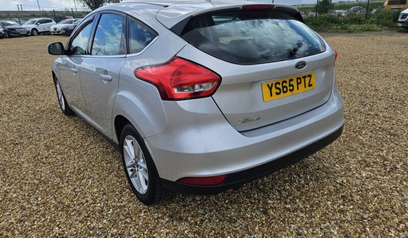 Ford Focus 1.5 TDCi Zetec Euro 6 (s/s) 5dr, 2015 model full
