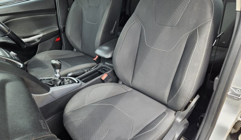 Ford Focus 1.5 TDCi Zetec Euro 6 (s/s) 5dr, 2015 model full
