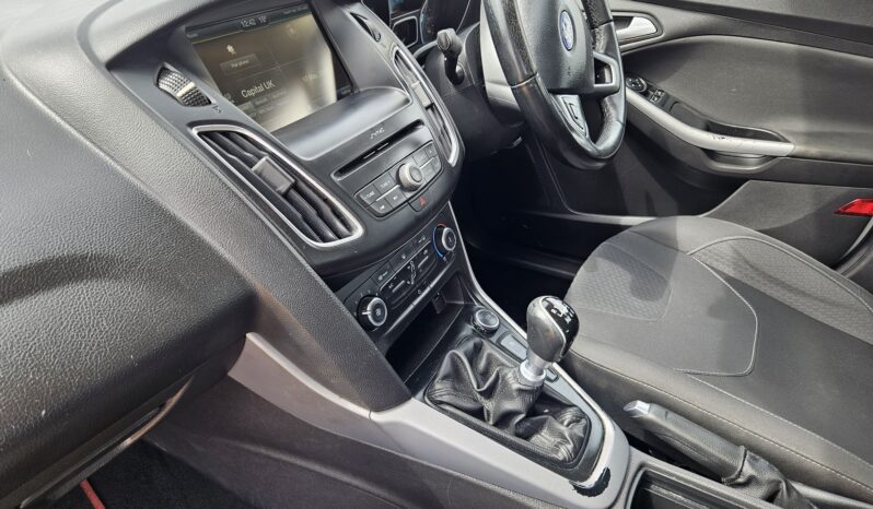 Ford Focus 1.5 TDCi Zetec Euro 6 (s/s) 5dr, 2015 model full