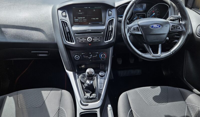 Ford Focus 1.5 TDCi Zetec Euro 6 (s/s) 5dr, 2015 model full