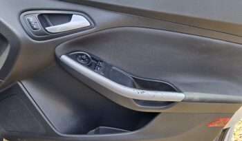 Ford Focus 1.5 TDCi Zetec Euro 6 (s/s) 5dr, 2015 model full