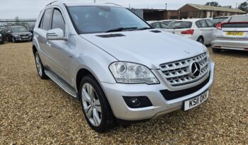 Mercedes-Benz M Class 3.0 ML350 CDI V6 BlueEfficiency Sport G-Tronic 4WD Euro 5 5dr, 2011 model full