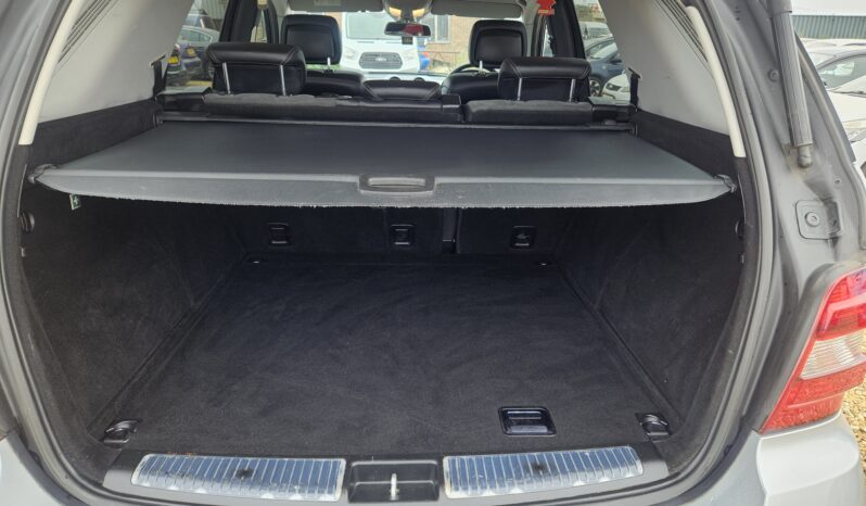 Mercedes-Benz M Class 3.0 ML350 CDI V6 BlueEfficiency Sport G-Tronic 4WD Euro 5 5dr, 2011 model full